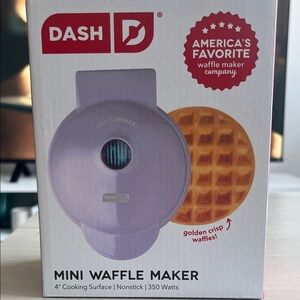 Dash Mini Waffle Maker in Lilac